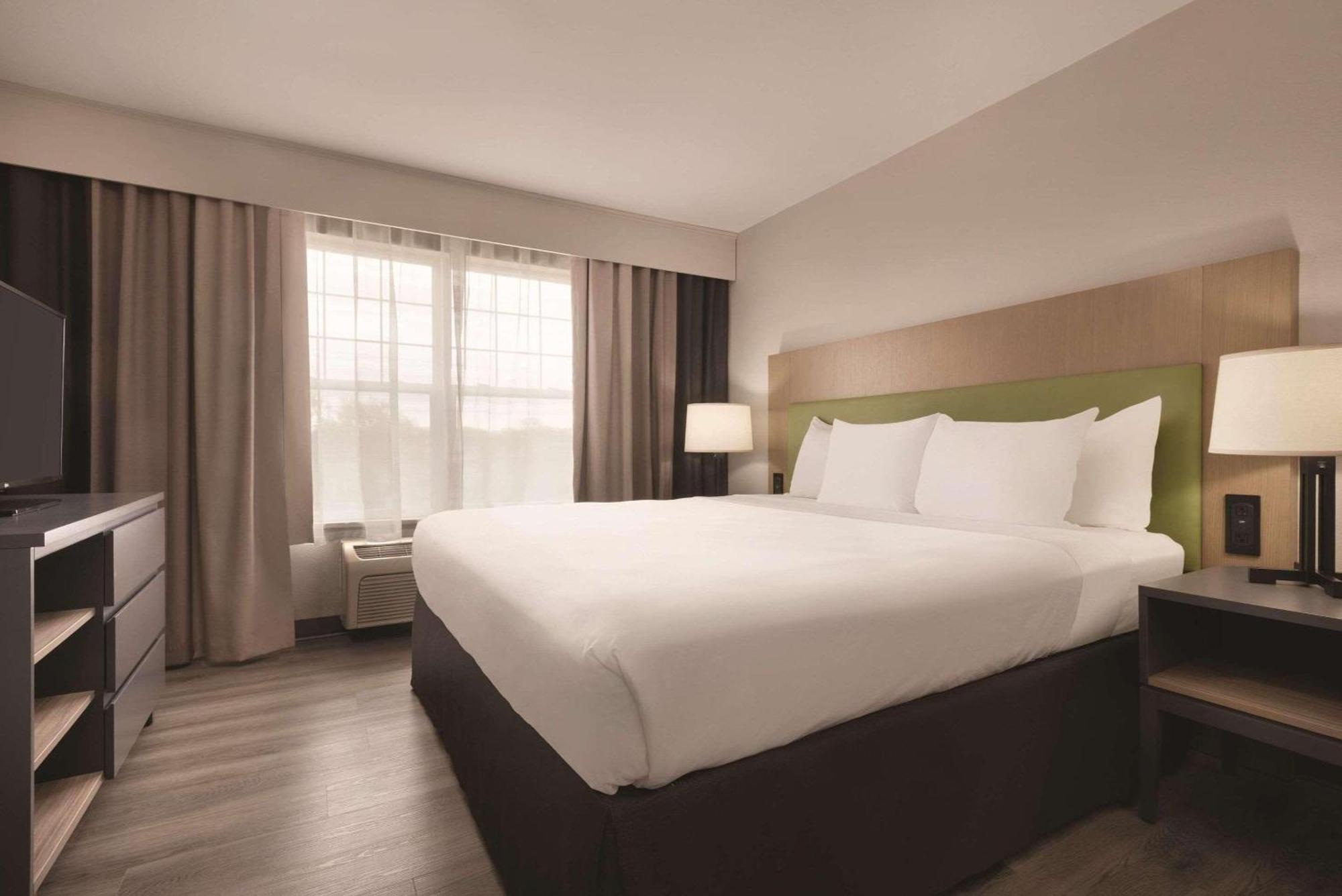Country Inn & Suites By Radisson, Cedar Falls, Ia מראה חיצוני תמונה