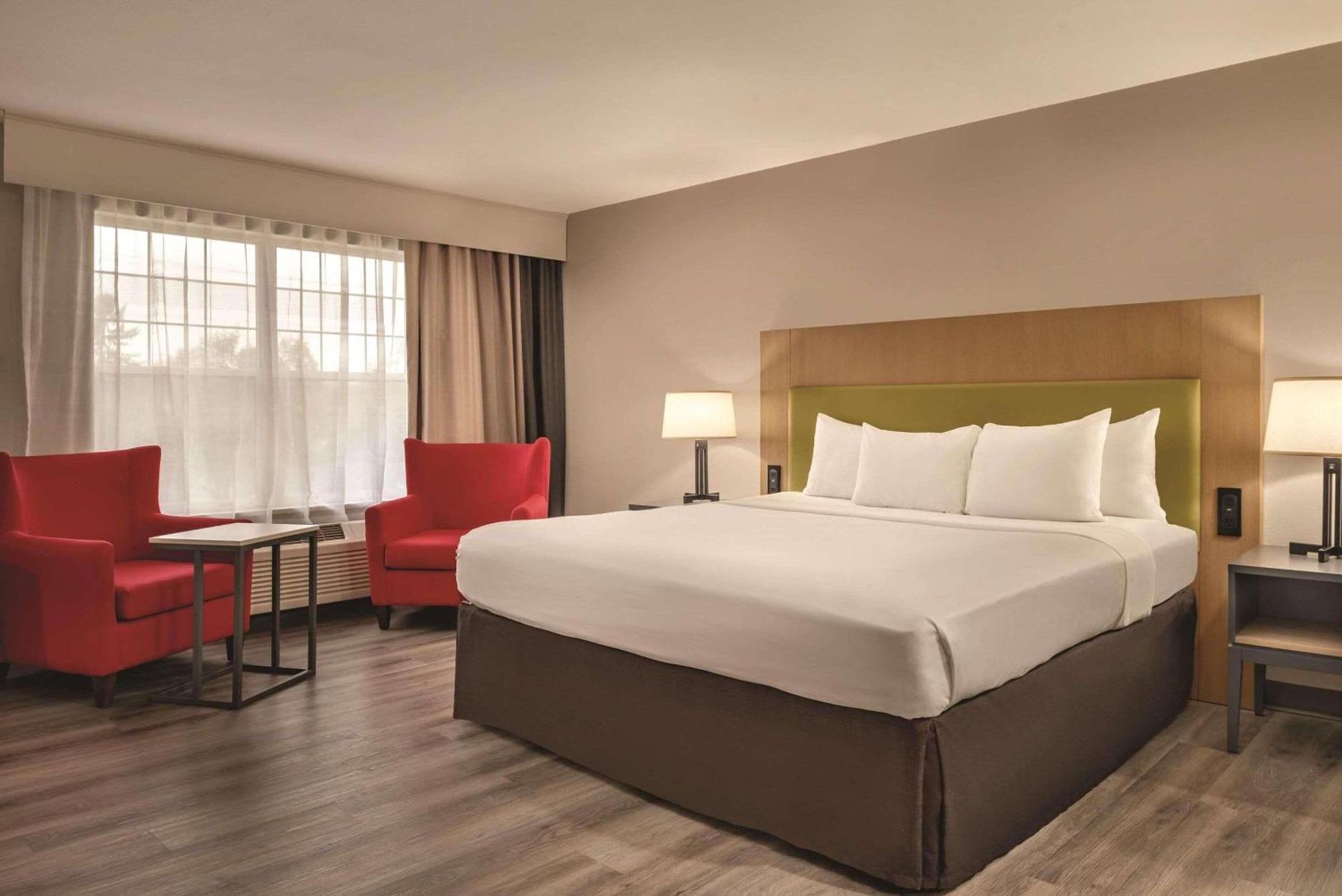 Country Inn & Suites By Radisson, Cedar Falls, Ia מראה חיצוני תמונה