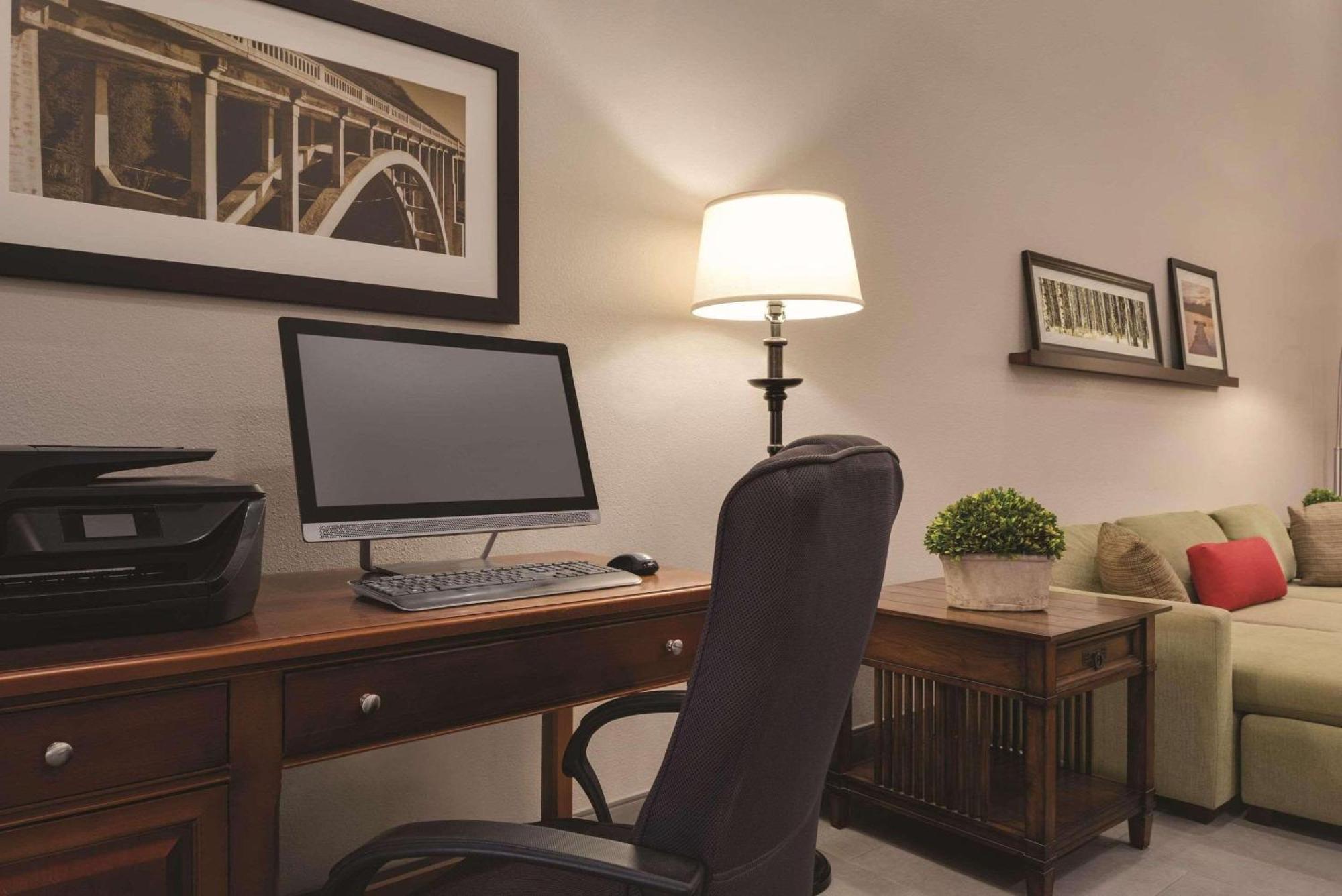 Country Inn & Suites By Radisson, Cedar Falls, Ia מראה חיצוני תמונה