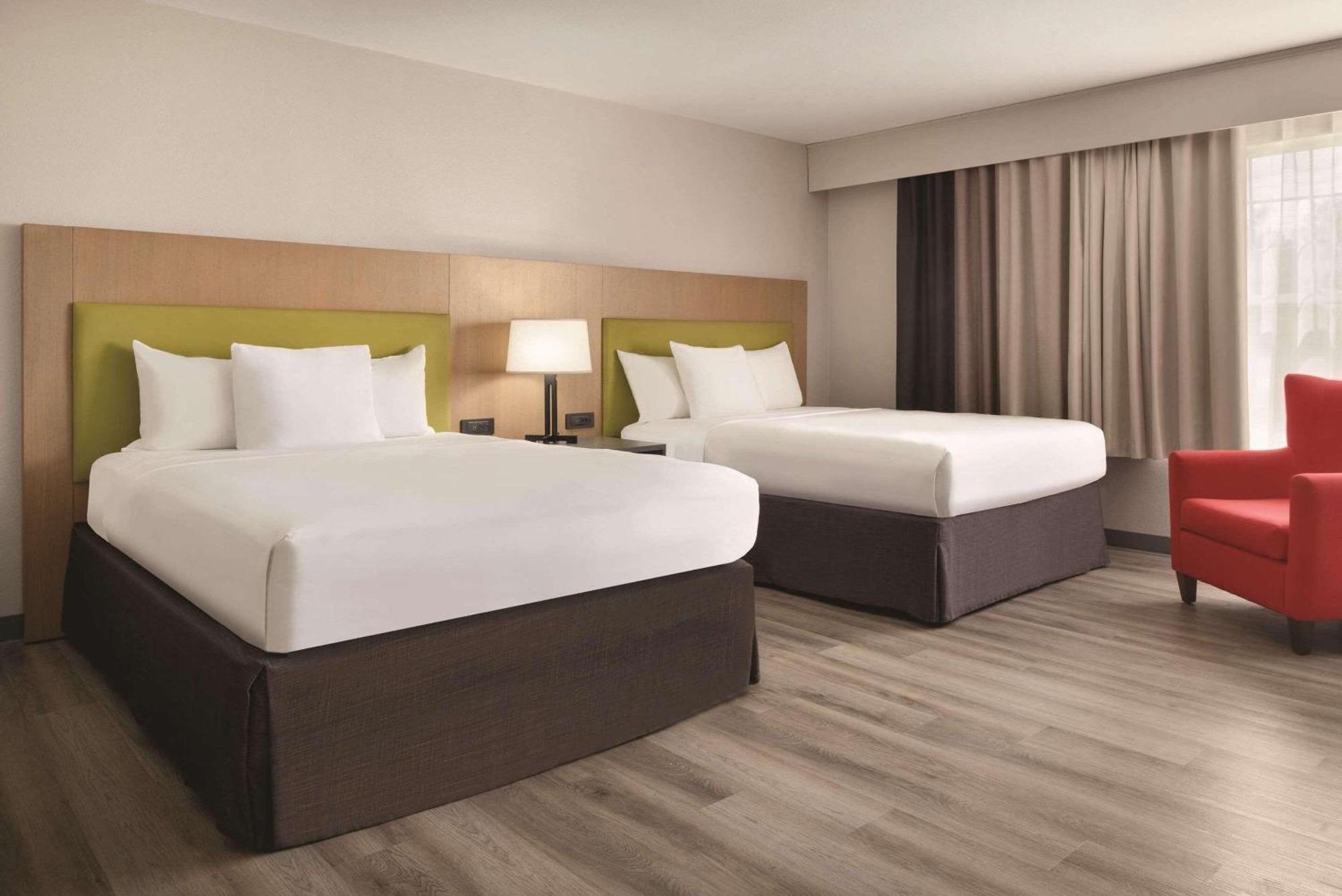 Country Inn & Suites By Radisson, Cedar Falls, Ia מראה חיצוני תמונה