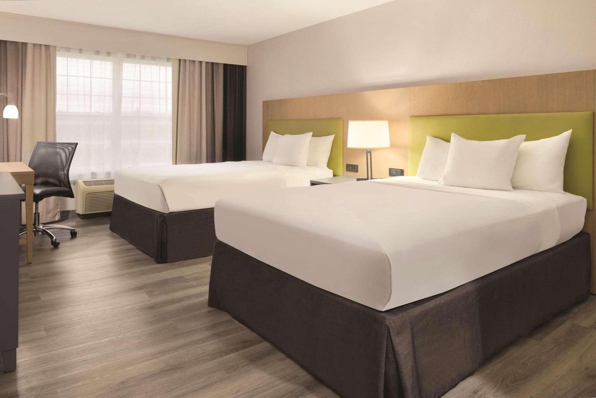 Country Inn & Suites By Radisson, Cedar Falls, Ia מראה חיצוני תמונה
