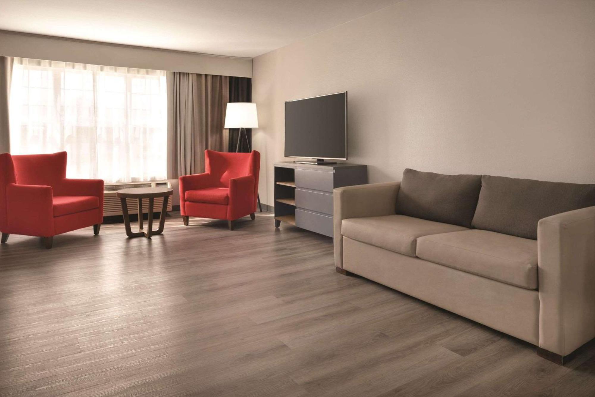 Country Inn & Suites By Radisson, Cedar Falls, Ia מראה חיצוני תמונה