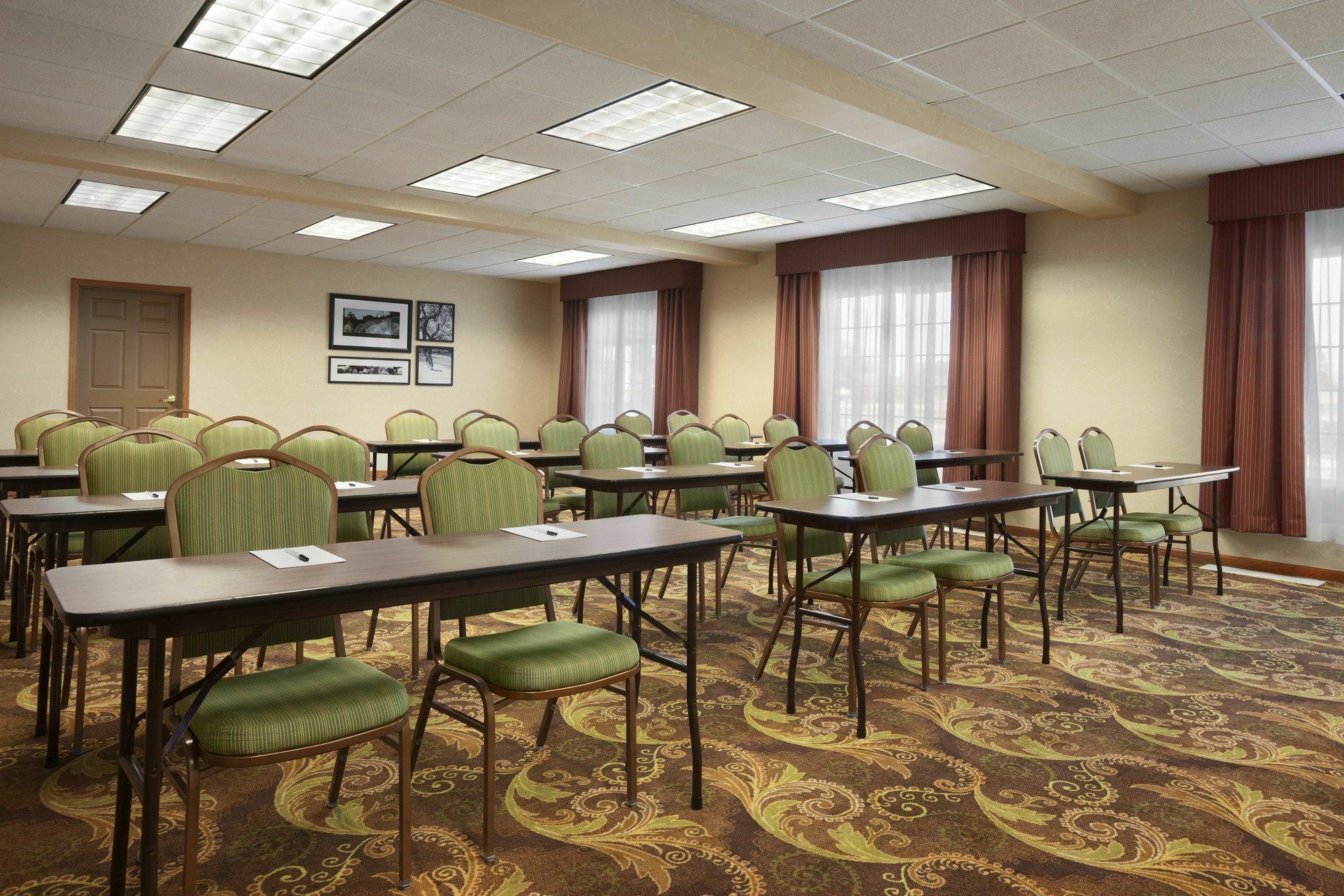 Country Inn & Suites By Radisson, Cedar Falls, Ia מראה חיצוני תמונה